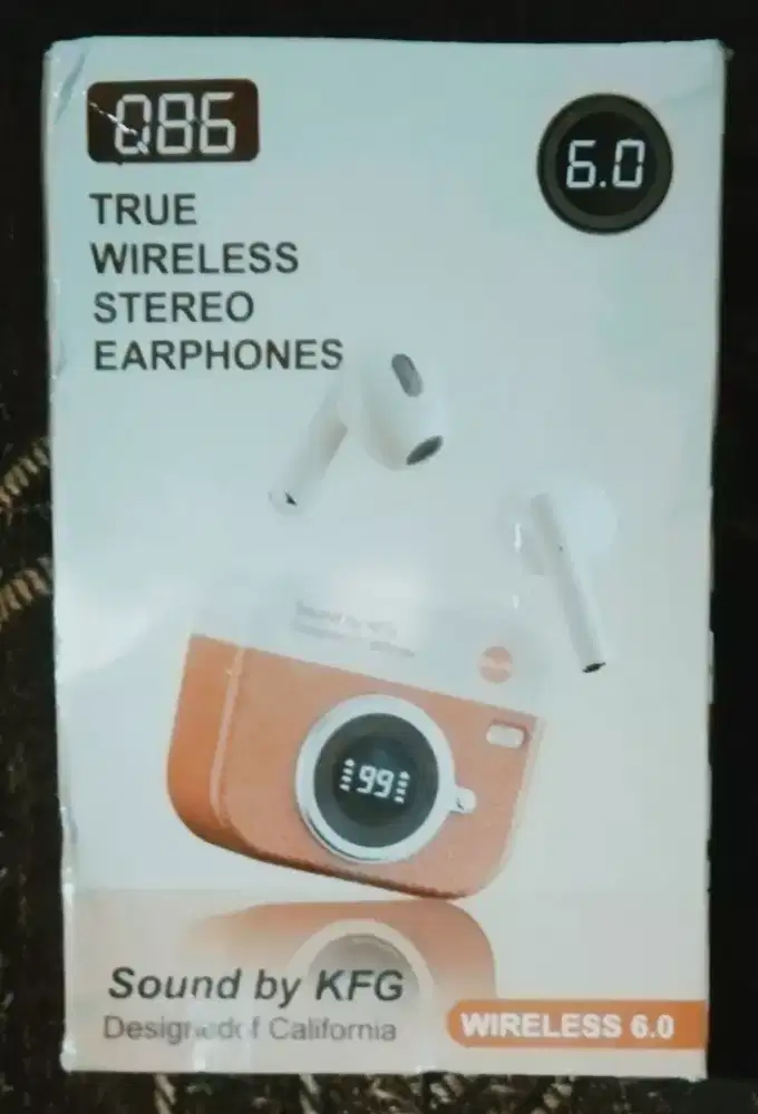 Headset bluetooth warna hitam kondisi baru
