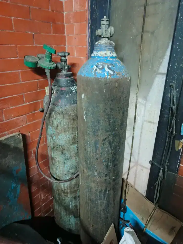 Tabung Oksigen Besar Tinggi