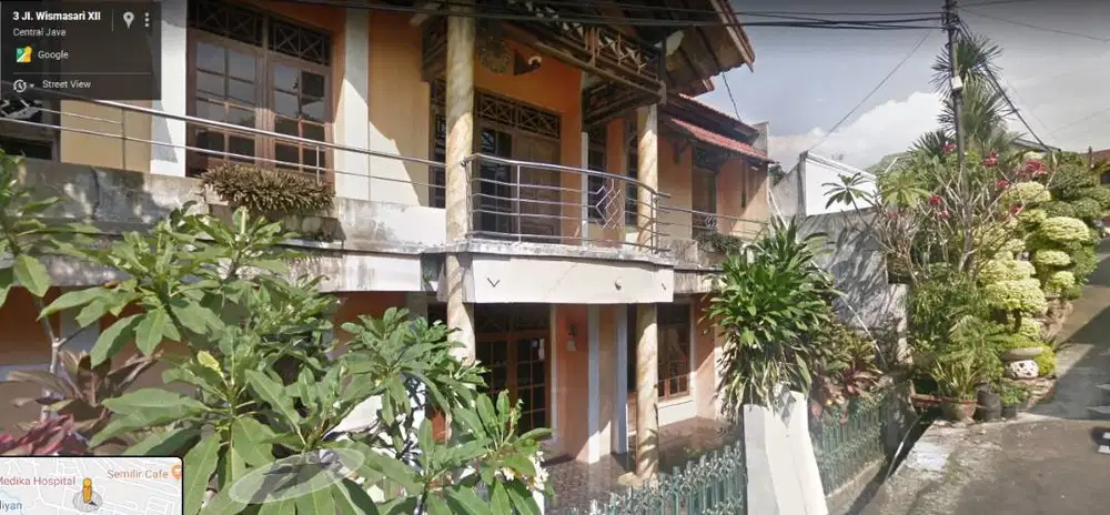 Jual Rumah 2 lt halaman luas