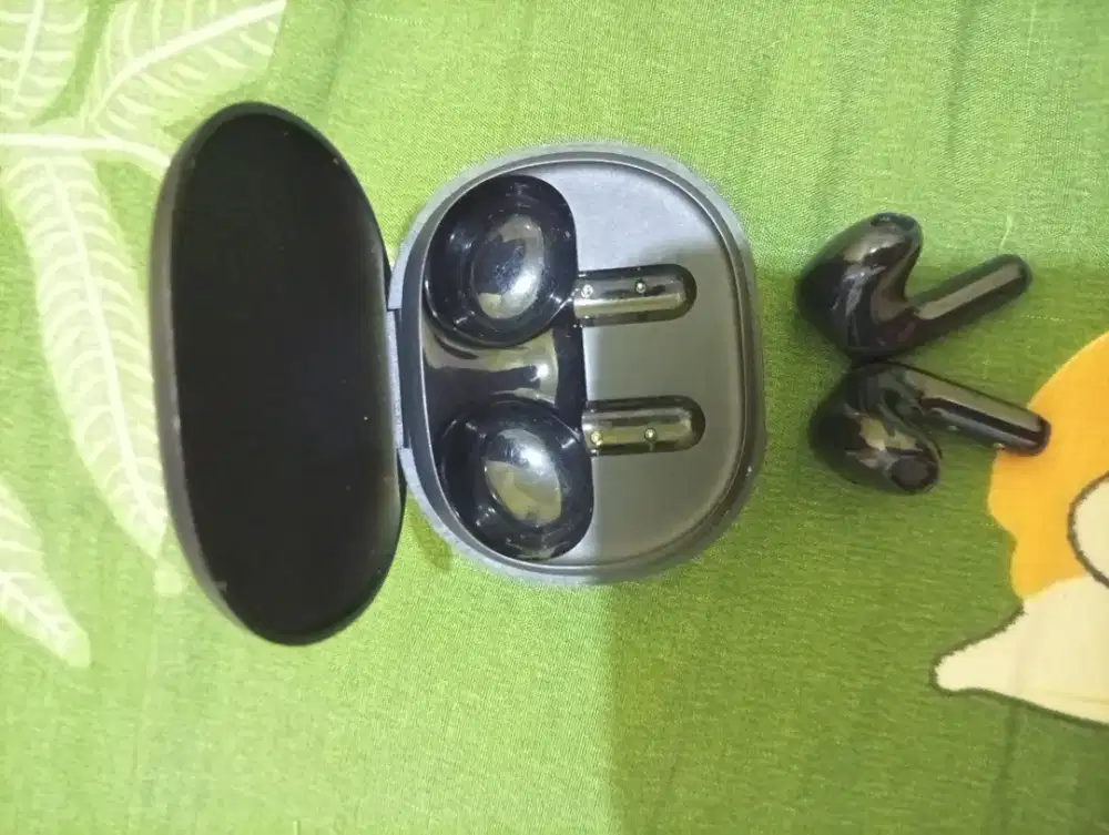 Dijual cepat headset wireless Redmi Buds 4Lite Mulus lengkap