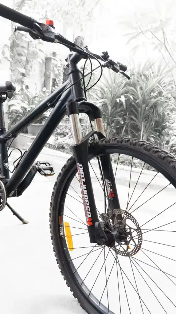 Sepeda Gunung MTB Bekas - Komponen Race Face Ride)