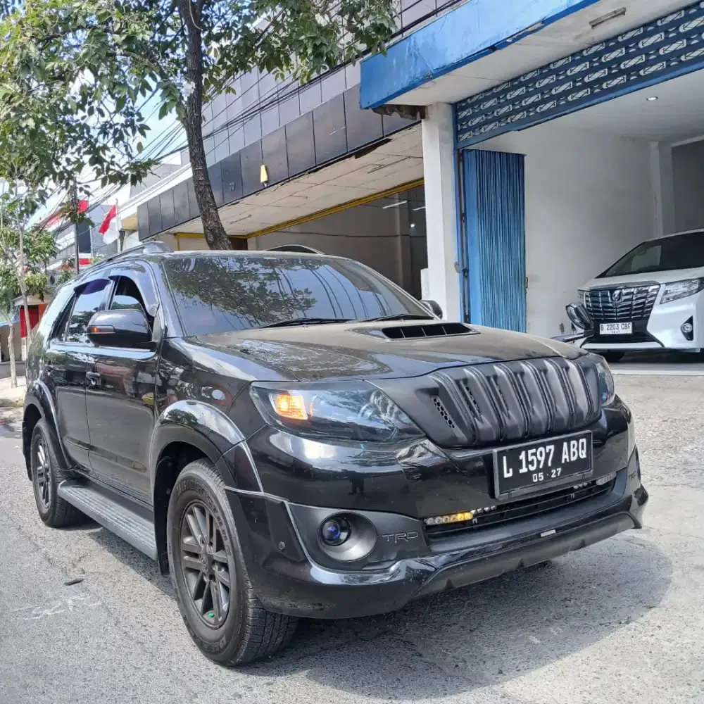 Toyota Fortuner VNT TRD 2.5 AT 2013