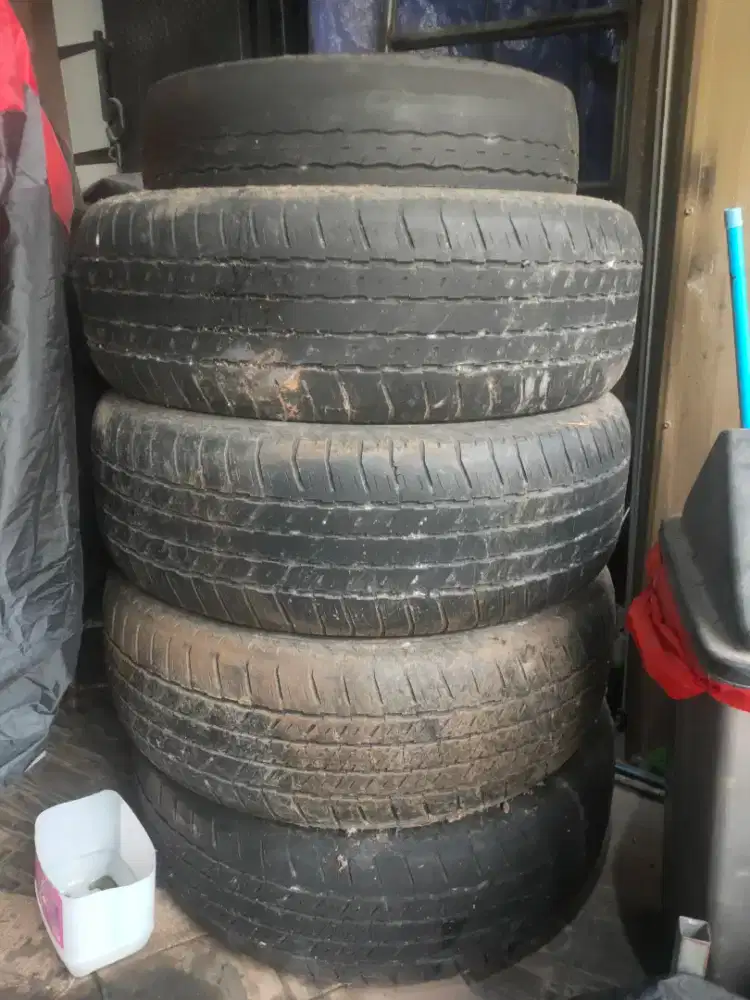 Ban bekas pajero