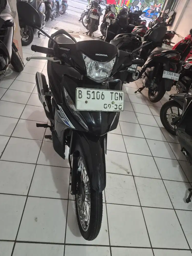 REVO FIT  2010 + BBN OKe  cas/ kredit DP 2750