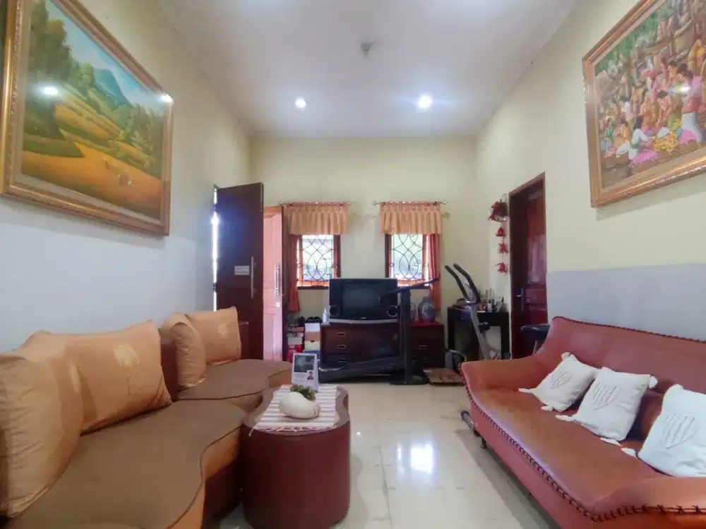 Di Jual Rumah Kost Strategis dengan Parkir 4 Mobil di Kemanggisan - Jakarta Barat