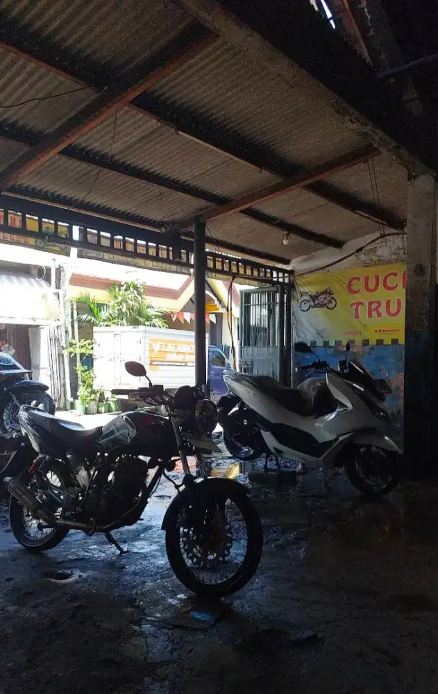 Cuci motor trunojoyo