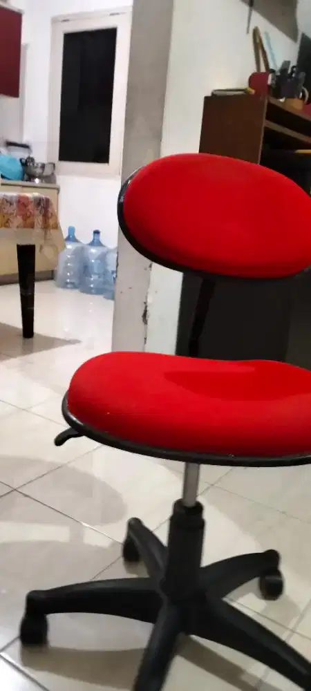 Kursi Kantor lama