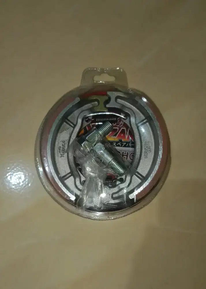 Kampas rem belakang Suzuki dan adapter spion