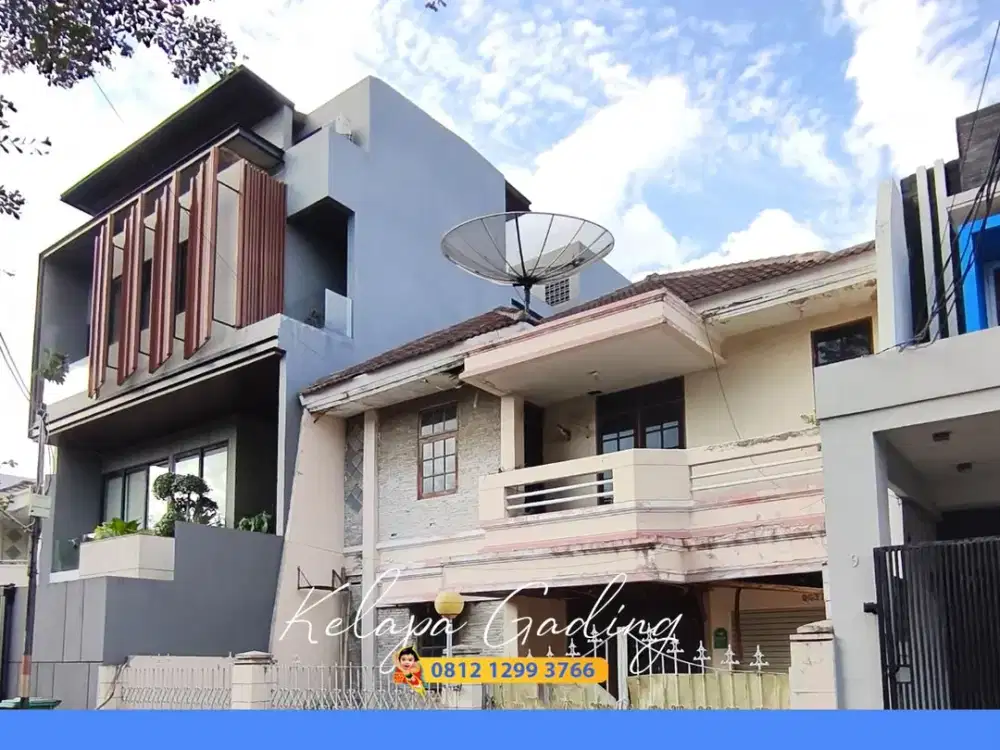 Rumah Tua Janur Elok Kelapa Gading