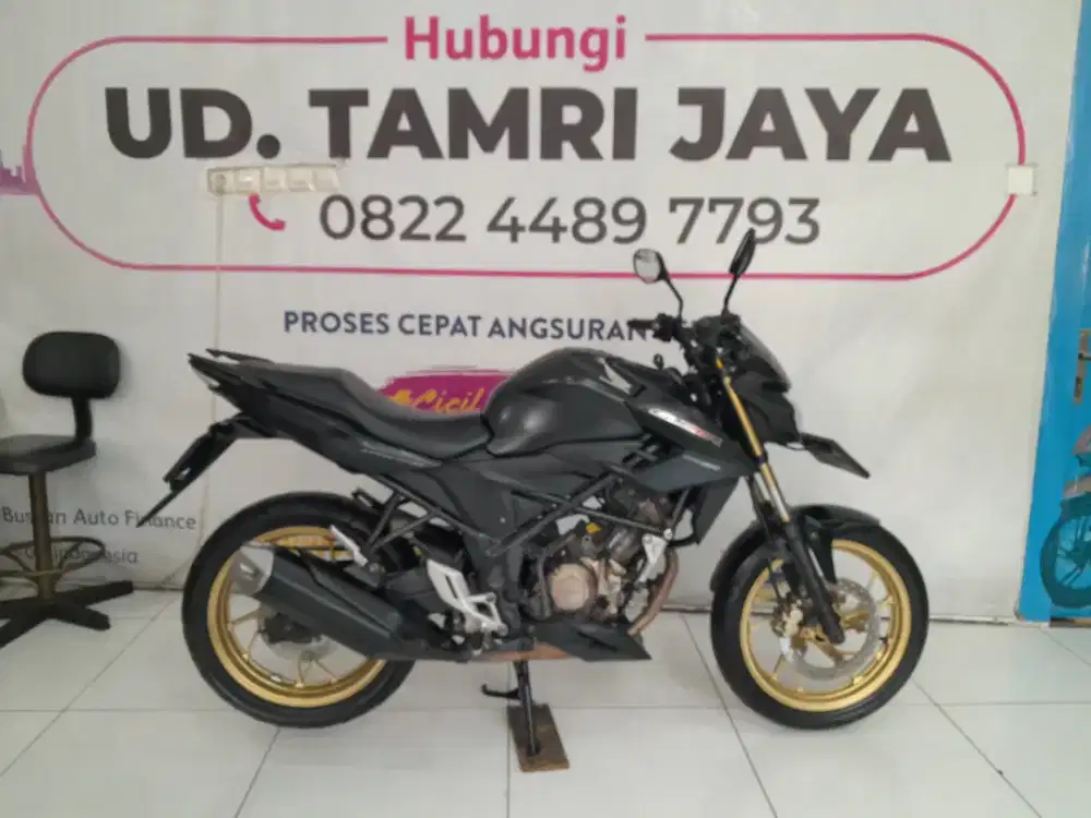 SATSET HONDA CB 150 R LED 2017