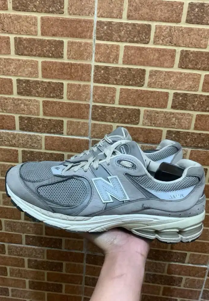 New Balance 2002R shadow grey