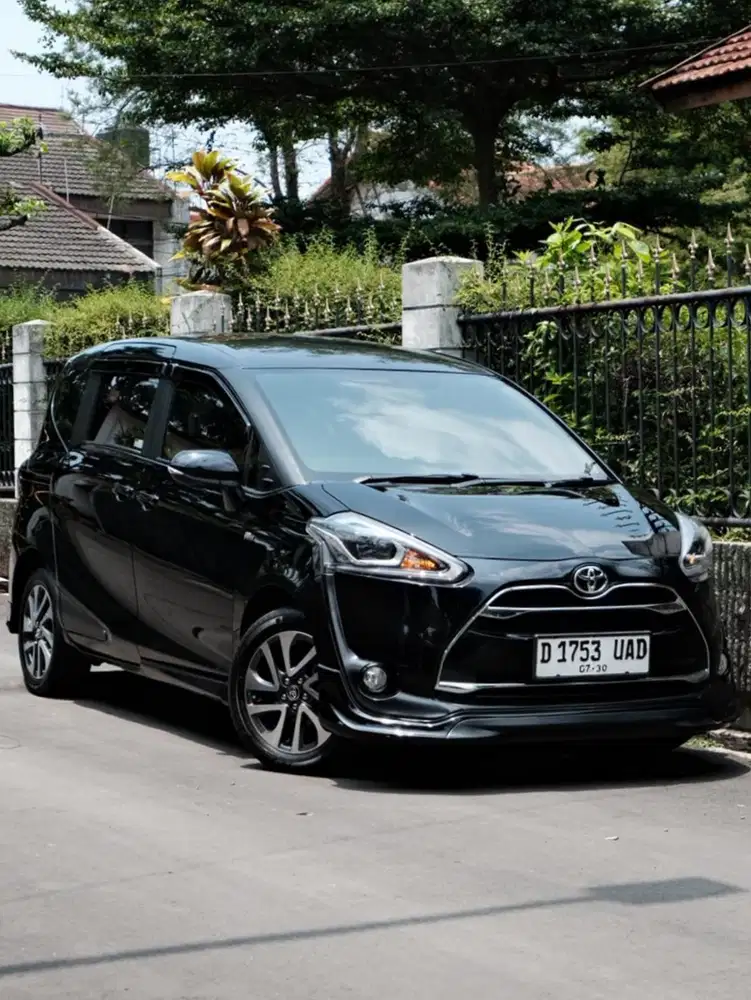 Toyota Sienta Q 1.5 2016