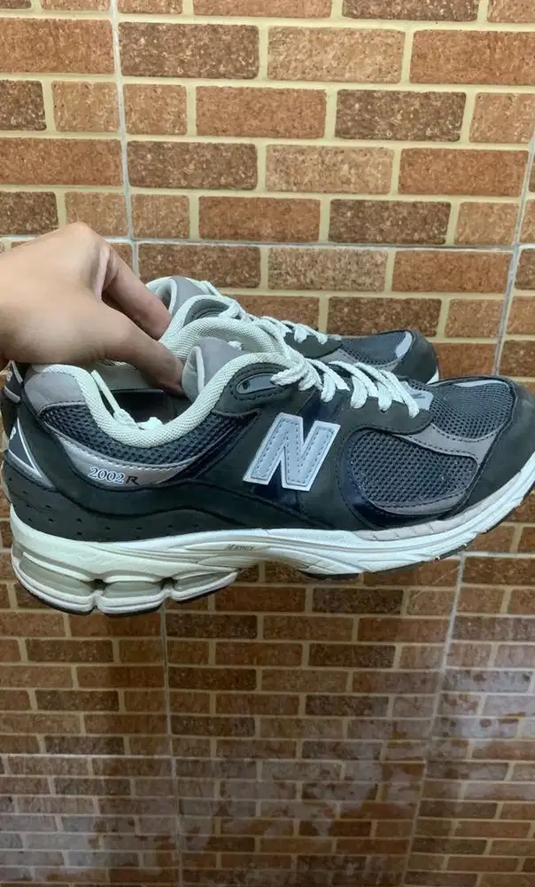 New Balance 2002R vintage navy grey