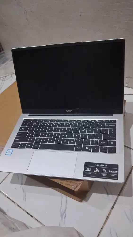 Acer aspire lite 14 AL14. -37P intel R core 3 processor N355