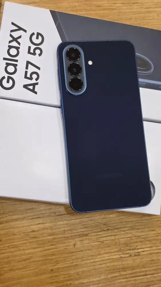 Samsung A57 5G 8/256 garansi aktif sampai Juni 2027