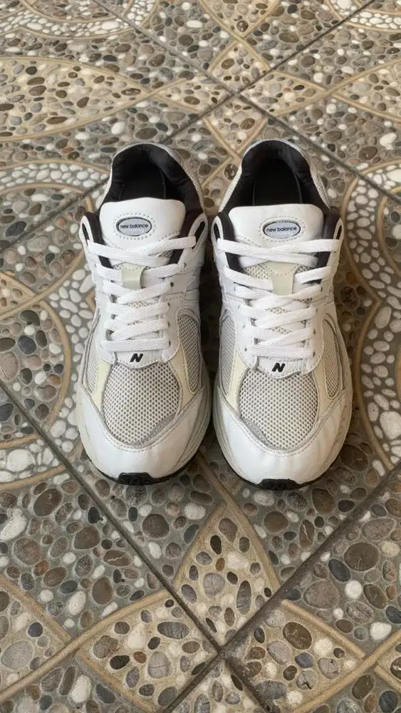New balance 2002R atlas lemon haze