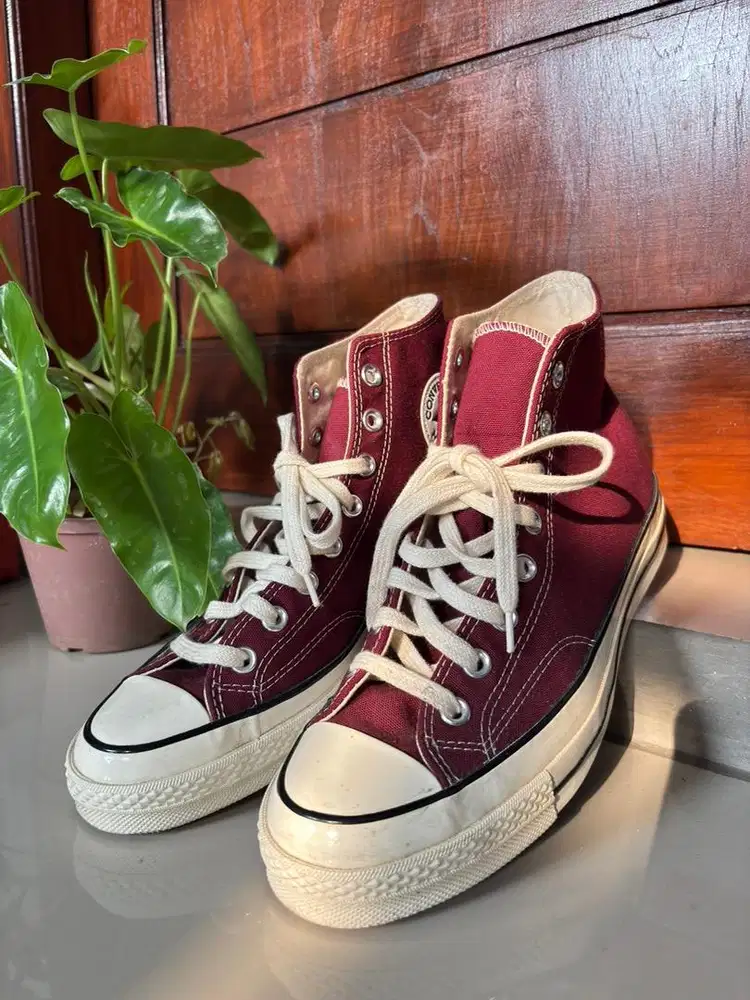 Convers size 42 masih mulus