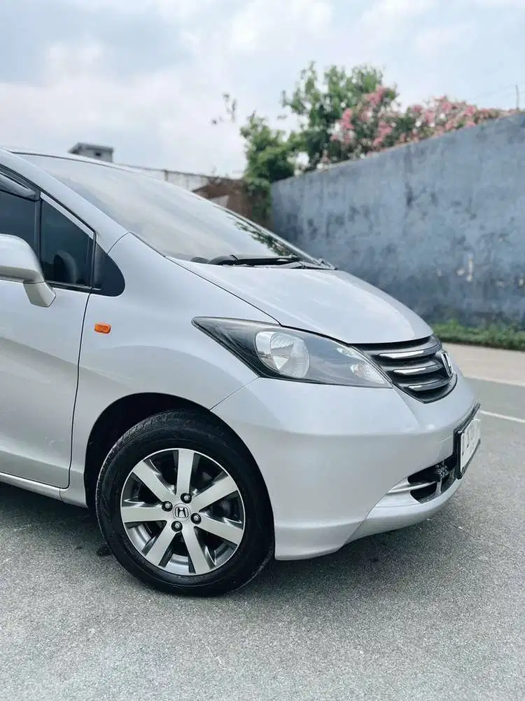 Honda Freed 2010 Bensin