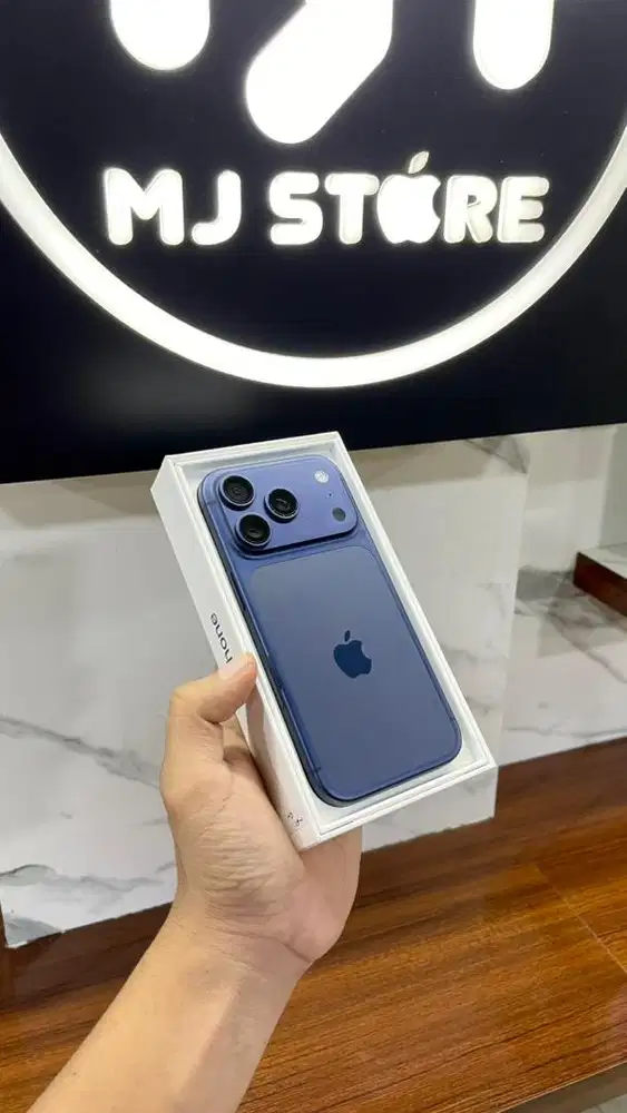 iPhone 17 Pro 256 gb ex iBox bh 90% garansi aktif sampai Oktober 2026