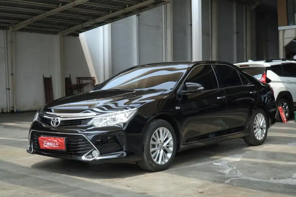 CAMRY V AT 2018