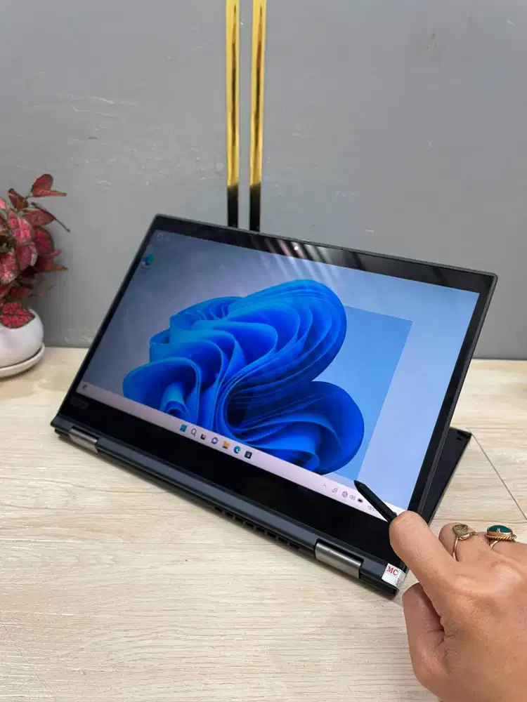 Lenovo Thinkpad X390 YOGA Touchscreen Core i7 GEN8 RAM 16/256GB coding