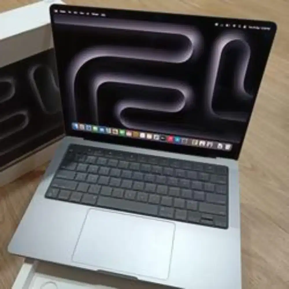 macbook pro m3 pro 14 inch 2023 18/512