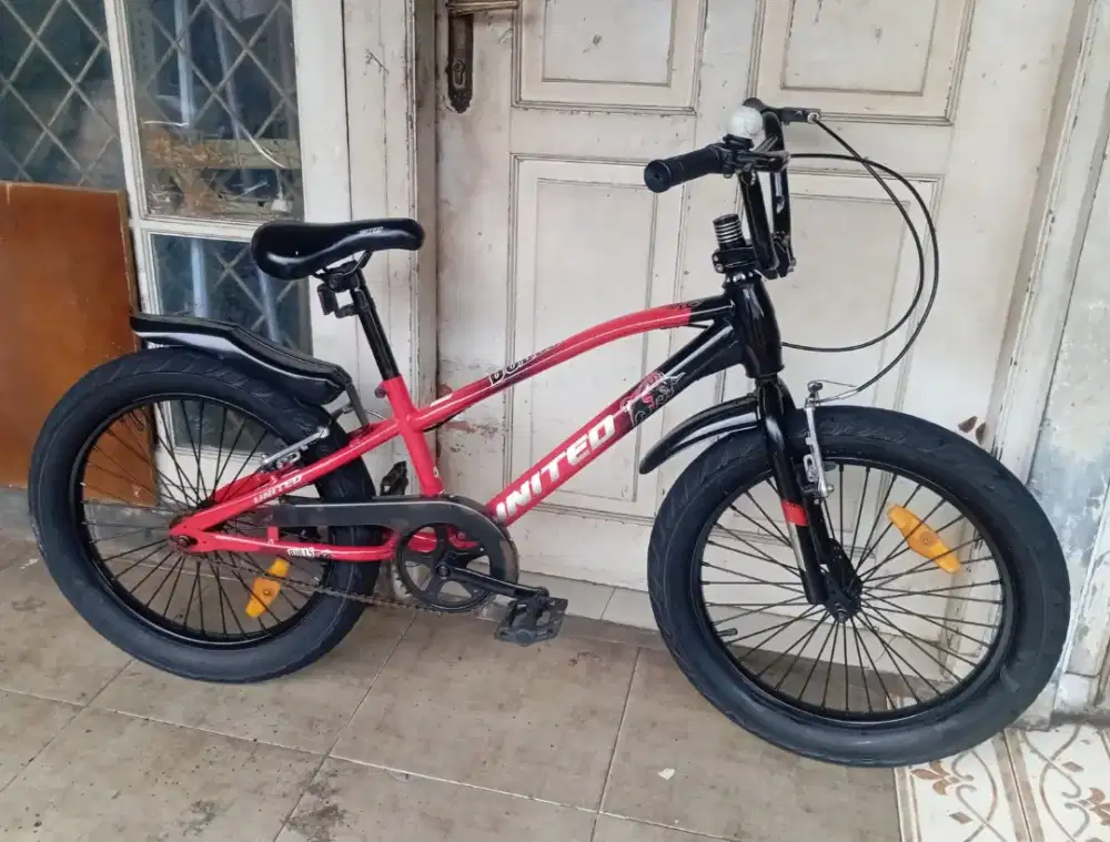 sepeda BMX ukuran 20 ban jumbo kondisi normal