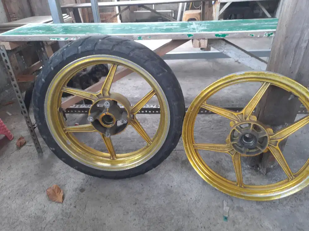Velg tapak lebar