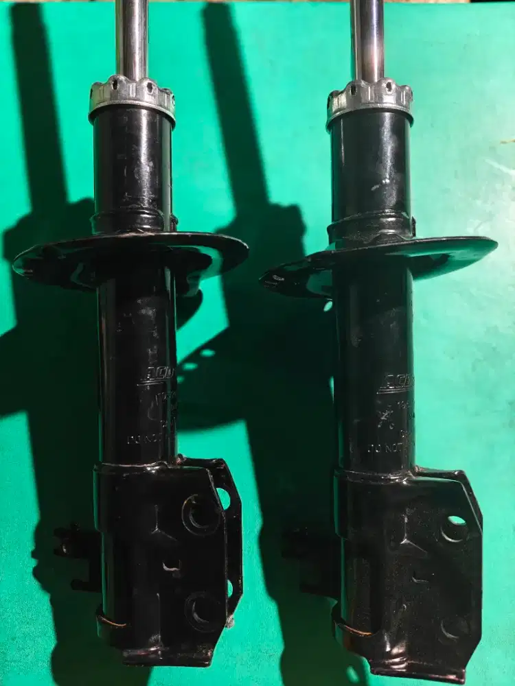 Shockbreaker Depan dan Peer depan belakang Kondisi 99% Yaris 2017