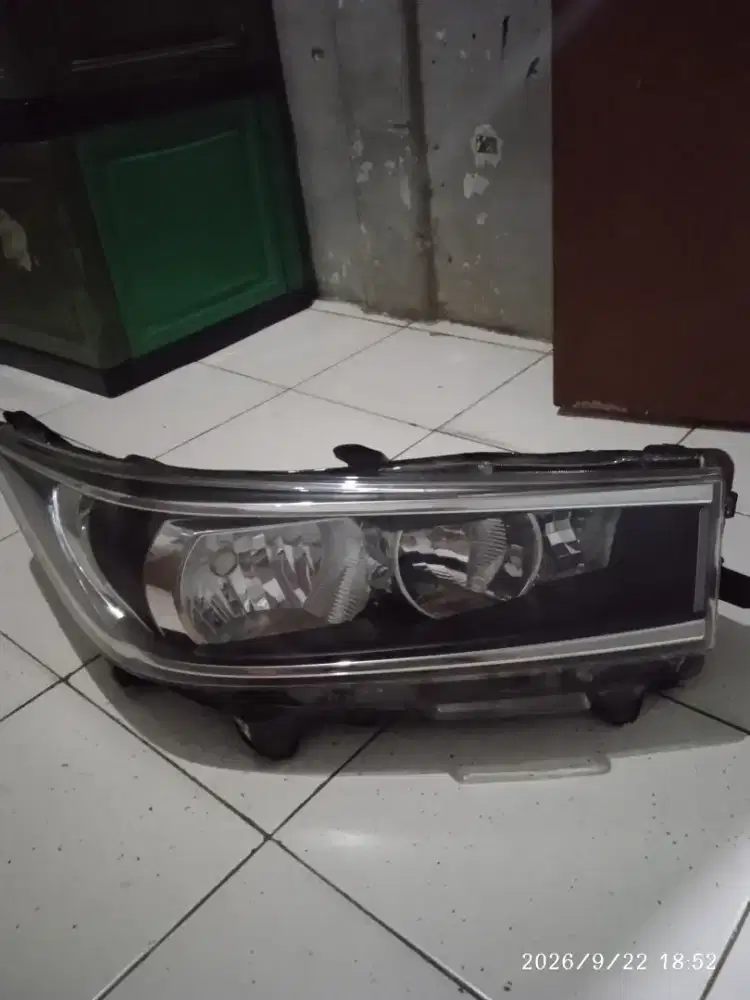 Head lamp reboon sebelah kanan
