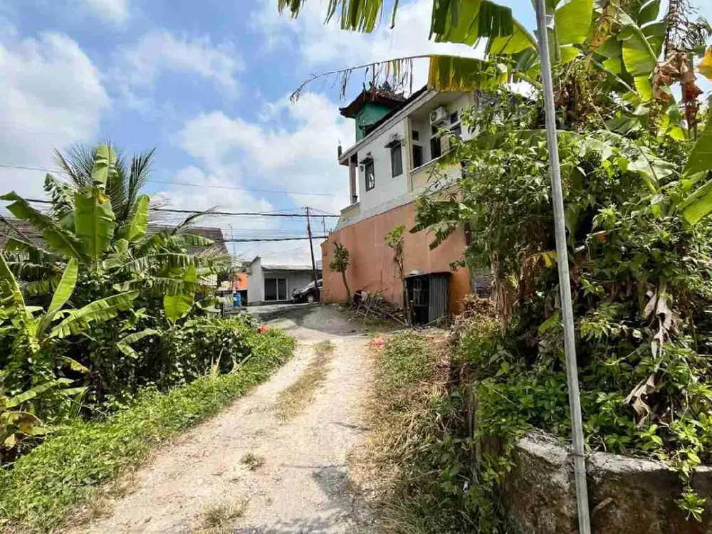 Di jual tanah sudah pondasi keliling datengan tumbakbayuh perbatasan dengan taman sri wedari selingsing