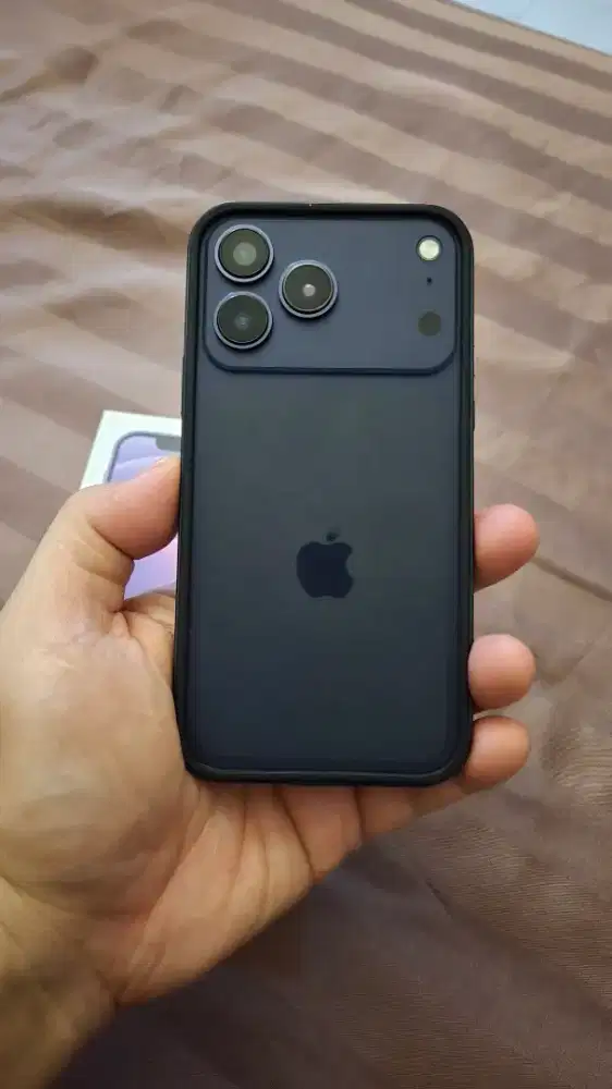 Di Jual Iphone 12 basic rasa 17 Pro Fullset mulus Original 64GB