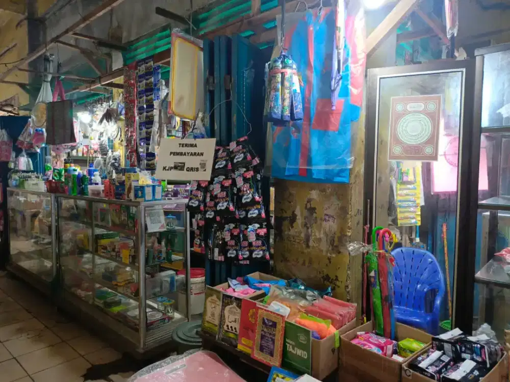 Dibutuhkan segera karyawati Toko kosmetik
