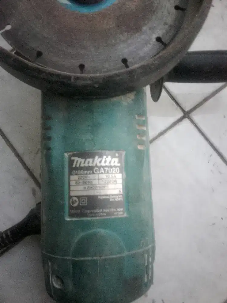 Gurinda MAKITA type GA 7020