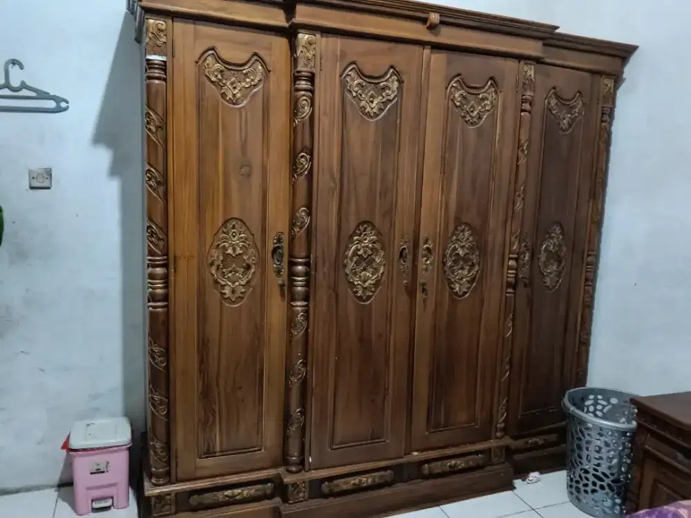 Jual Lemari Kayu Jati Asli