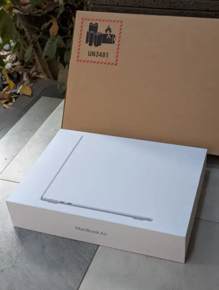 Macbook Air M5 16/512gb BNIB Ibox