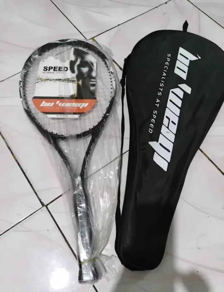 Raket tenis baru
