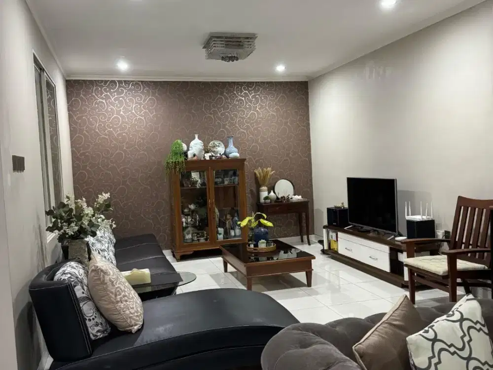 Dijual rumah sudah renovasi di Taman Modern cakung Jakarta timur