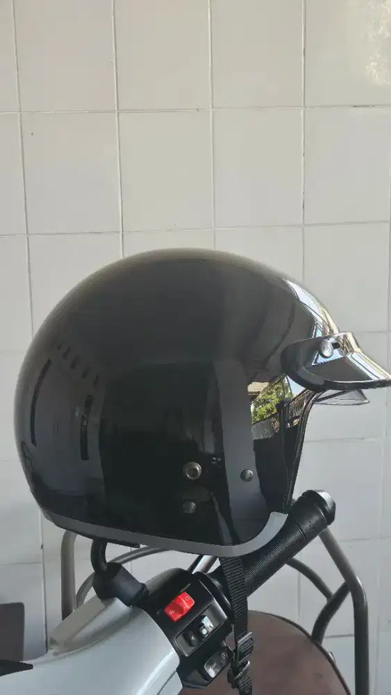Helm Injak bogo glossy hitam ukuran M