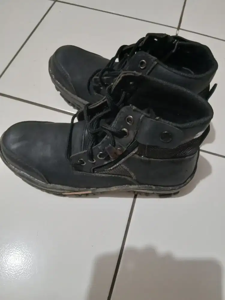 Dijual Sepatu Crocodile Ukuran 40