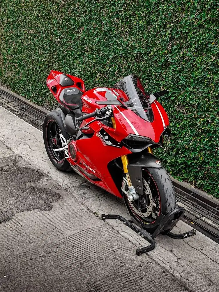 Ducati Panigale 1199 S tahun 2015 Rare Special Unit Low Odo Mulus