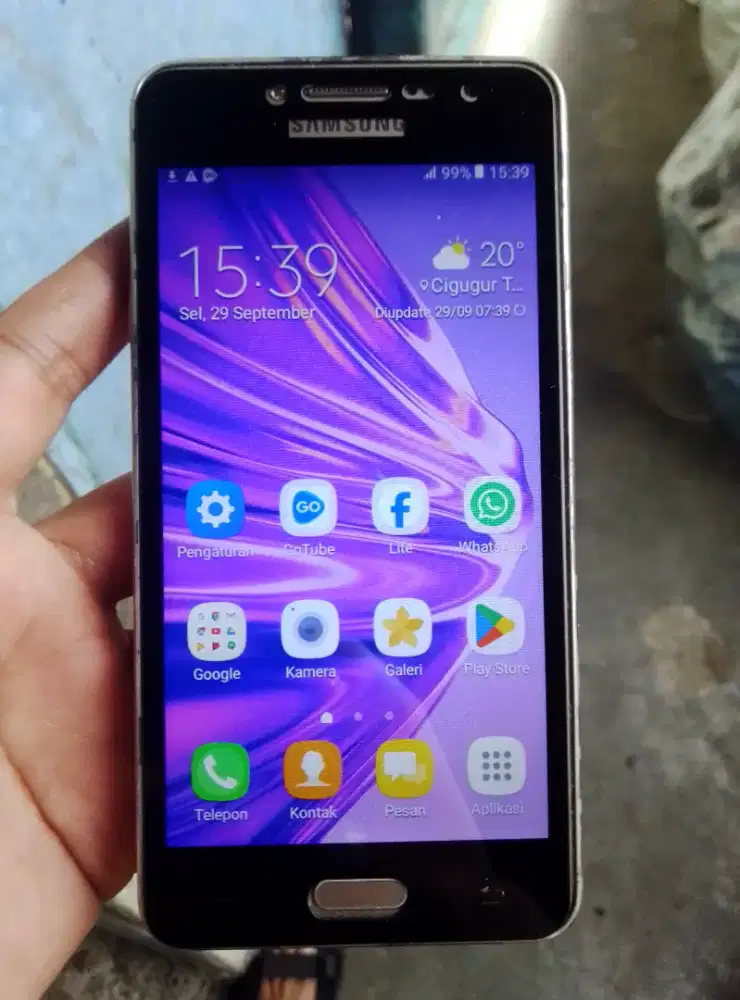 Samsung galaxy J2 prime 4G layar 5 inchi mulus