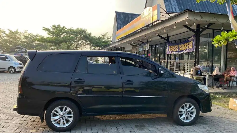 Toyota Kijang Innova 2009 Bensin