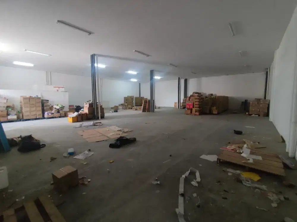 Disewakan gudang 2 gandeng di Green Sedayu Bizpark Cakung Jakarta Timur