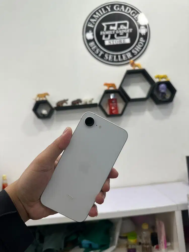 Iphone 16e 256 resmi like new
