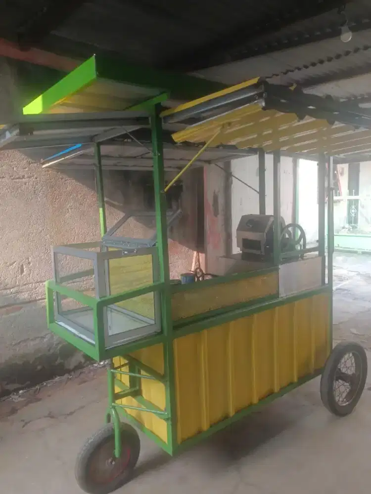 Gerobak es tebu baru siap tempah