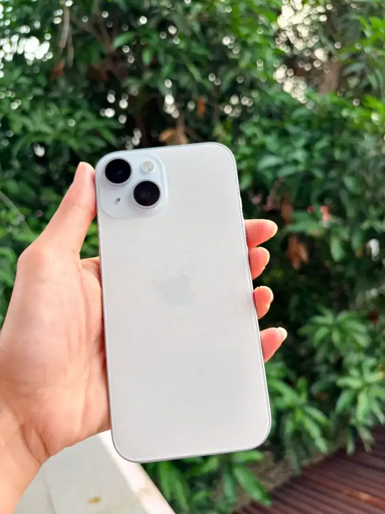 Iphone 15 reguler warna biru