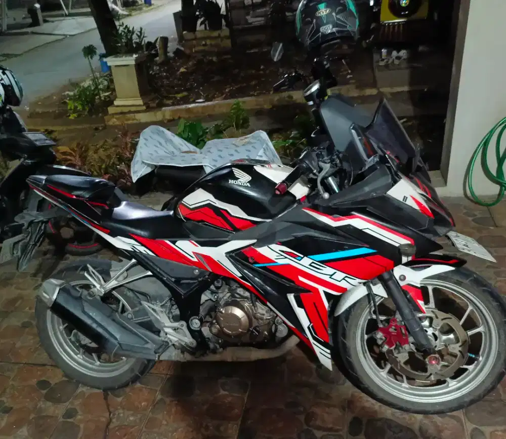 Honda CBR 150r ficelift