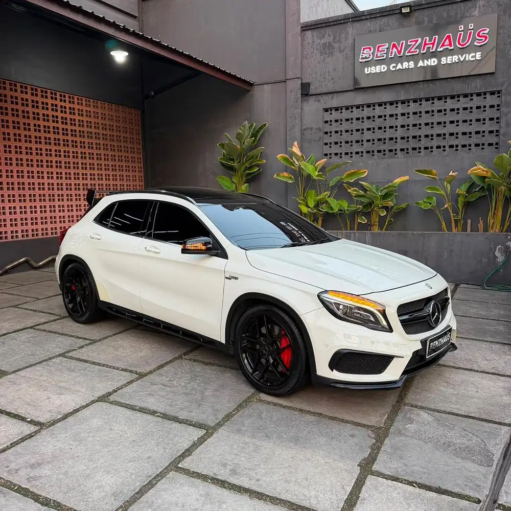 Mercedes-Benz GLA45 AMG 2015 White On Black