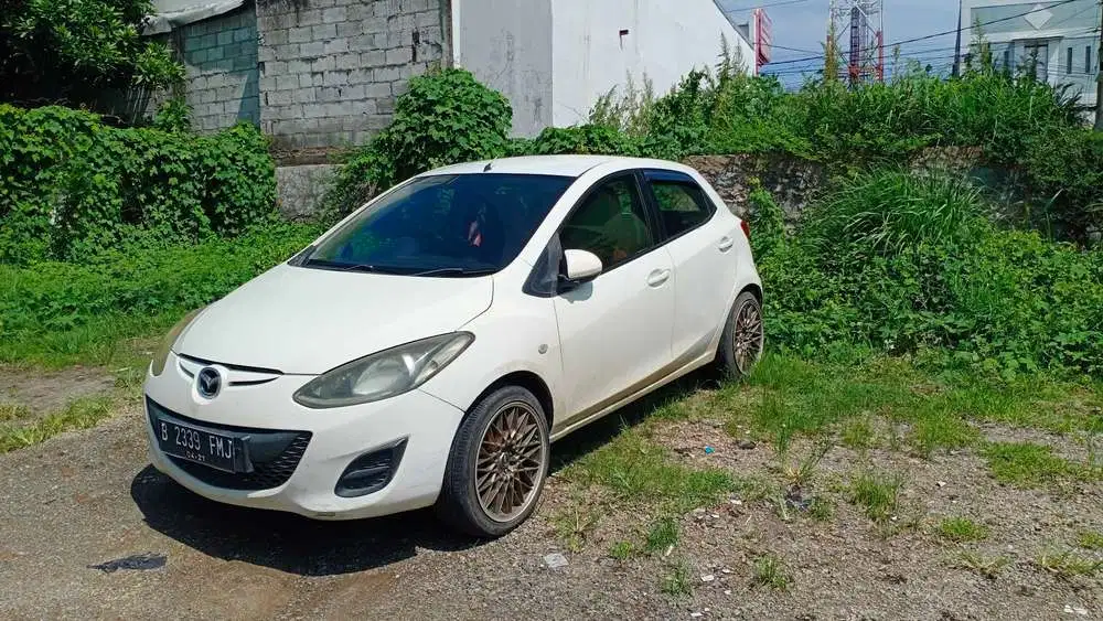 Mazda 2 2011 Bensin